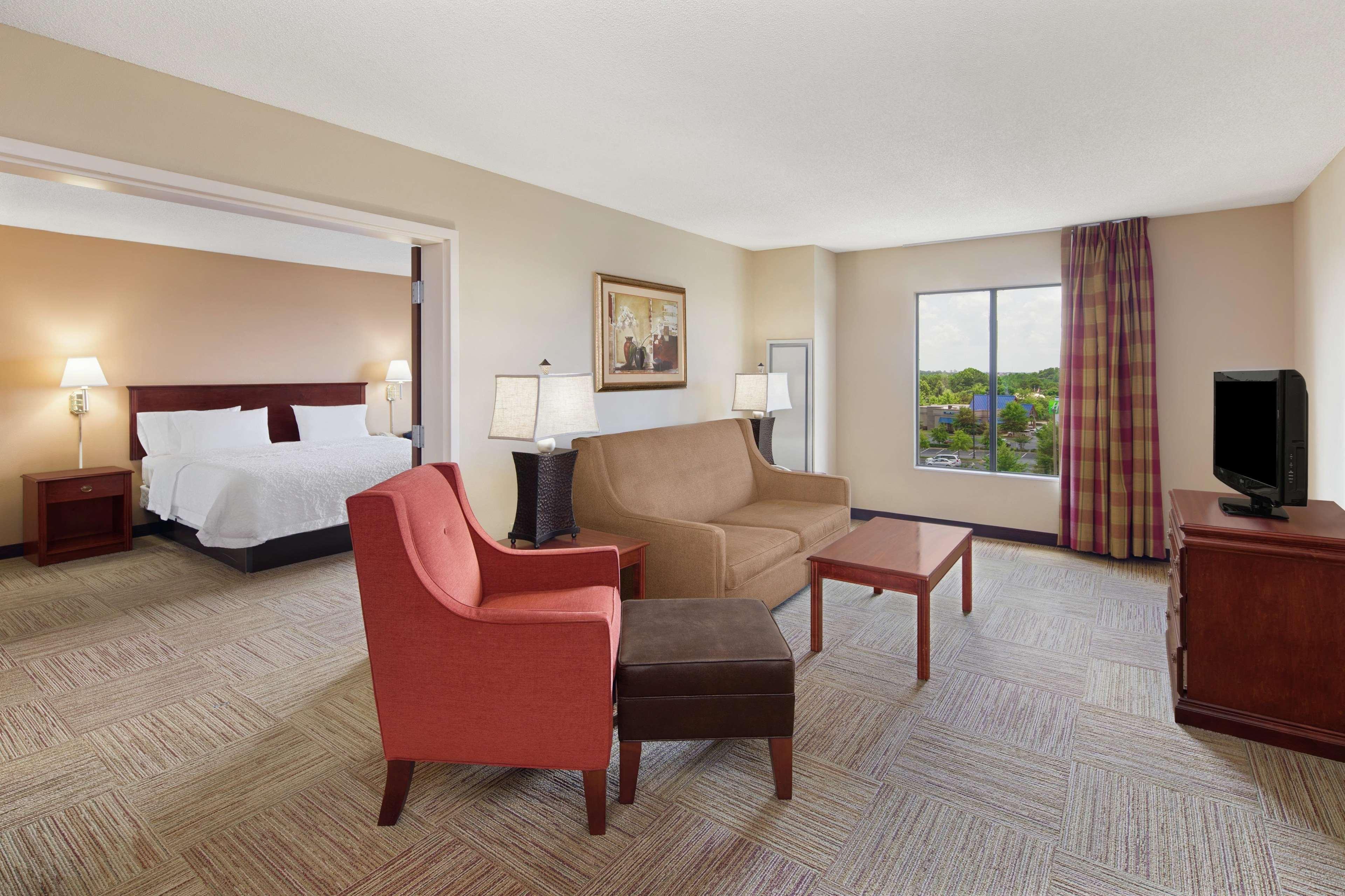 Hampton Inn Columbus-North Exterior photo