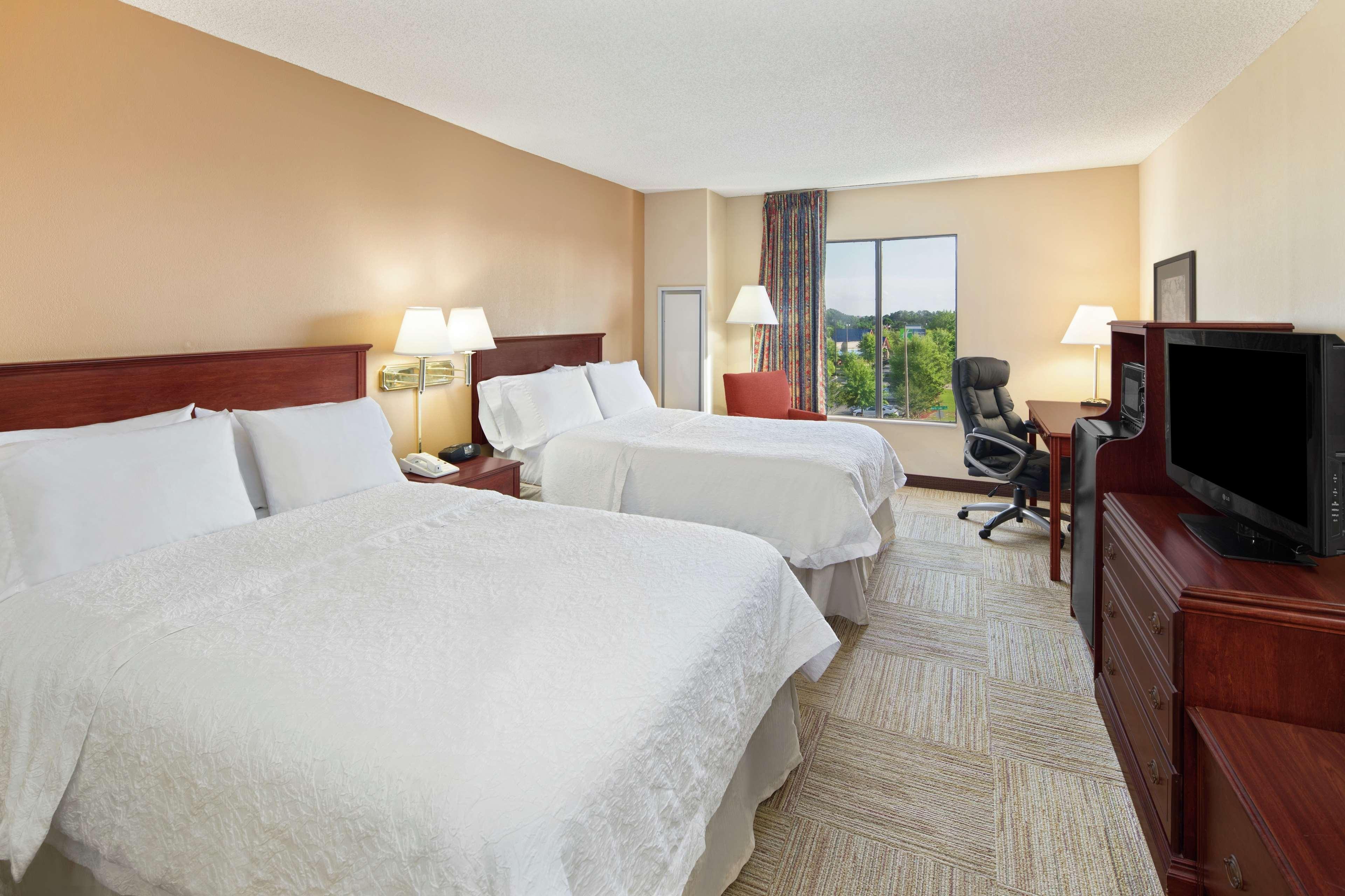 Hampton Inn Columbus-North Exterior photo