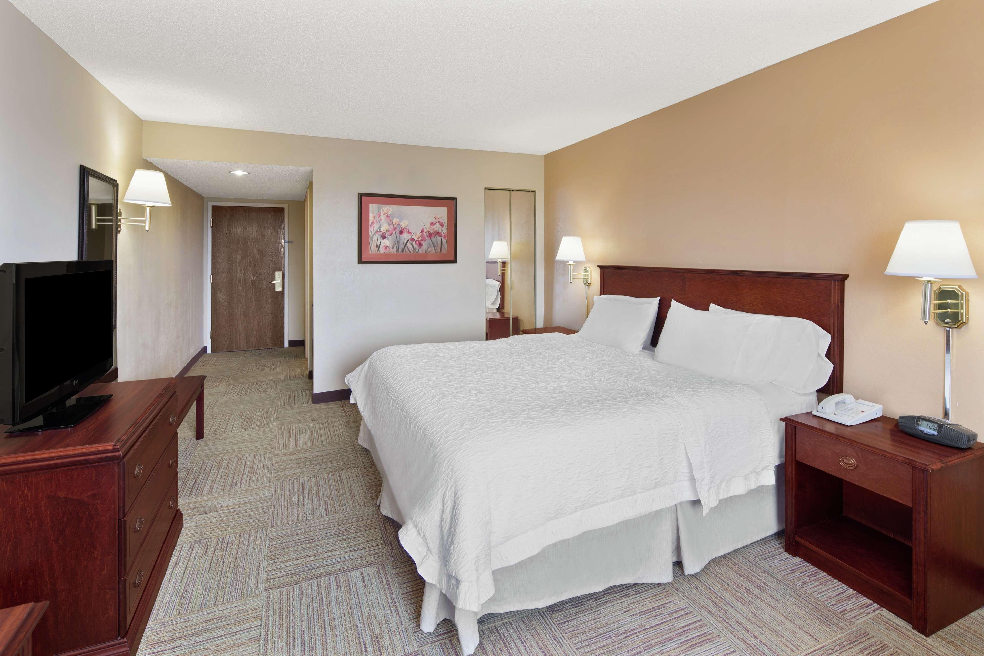 Hampton Inn Columbus-North Exterior photo