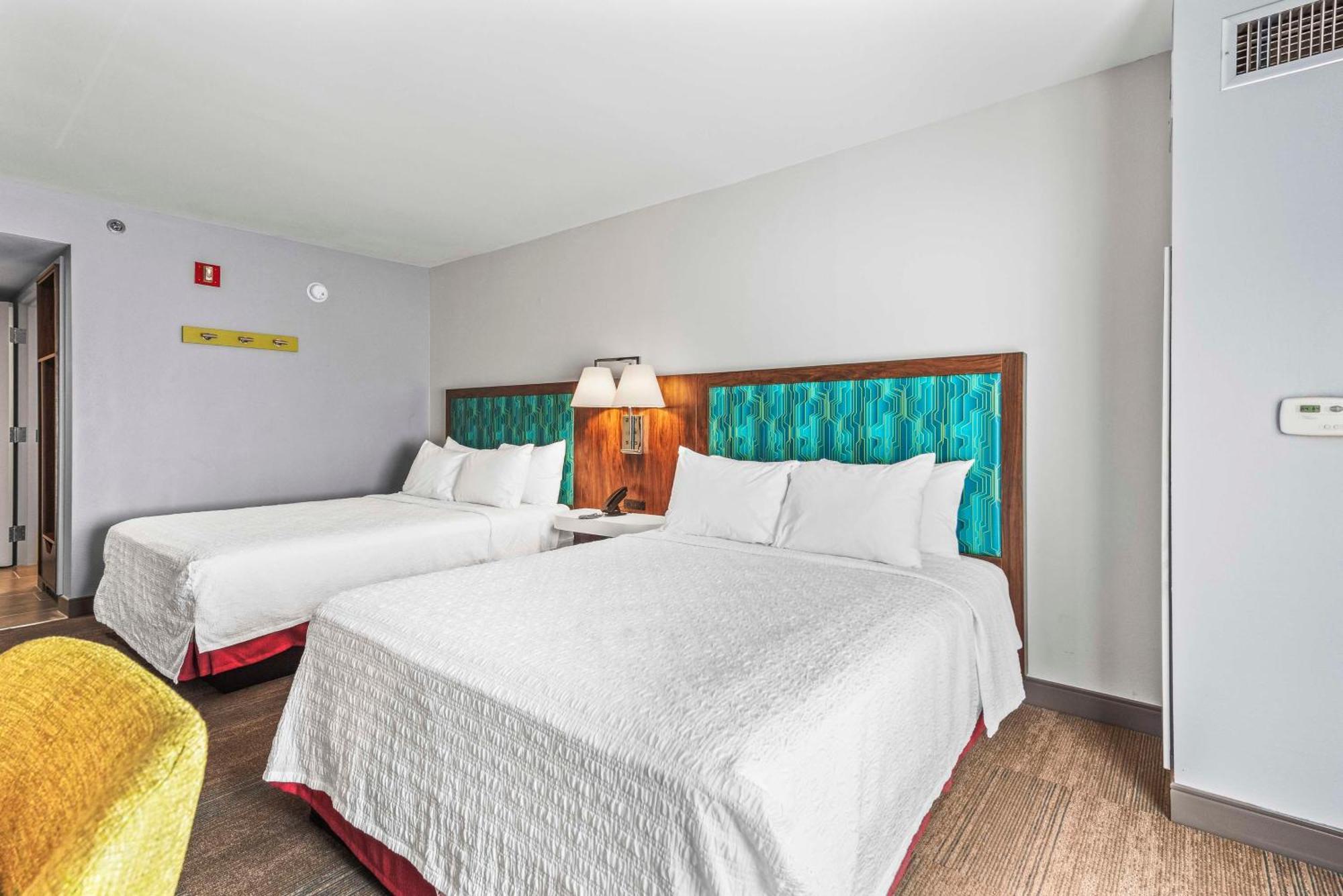 Hampton Inn Columbus-North Exterior photo