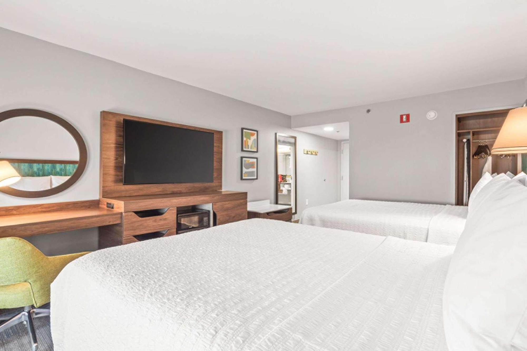 Hampton Inn Columbus-North Exterior photo